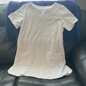 White lounge dress, condition is good, size is Large